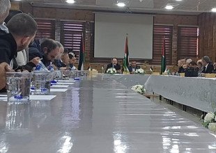 اجتماع لبلديات الجنوب في دار المحافظة لمناقشة الوضع المائي في محافظة الخليل.