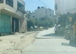 إستكمالاً لأعمال صيانة شوارع البلدة،