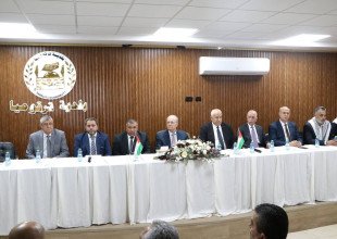 استقبلت بلدية ترقوميا وحركة فتح &ndash; منطقة ترقوميا التنظيمية دولة رئيس الوزراء الدكتور محمد مصطفى، يرافقه عدد من الوزراء، ومحافظ محافظة الخليل، إلى جانب نخبة من الشخصيات الرسمية والوطنية والاعتب