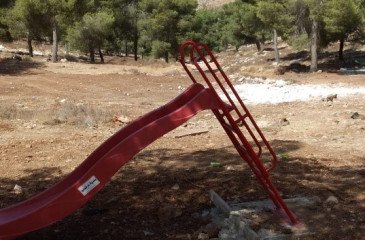 مشروع توريد وتركيب العاب وطاولات في الاحراش