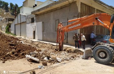 انشاء خط ضغط متوسط لمحول المنتزه المغذي لشعب نزال وذلك لتوفير خدمة الكهرباء للمواطنين