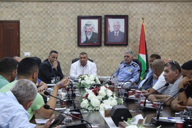 إجتماع برئاسة عطوفة محافظ الخليل السيد خالد دودين في دار المحافظة