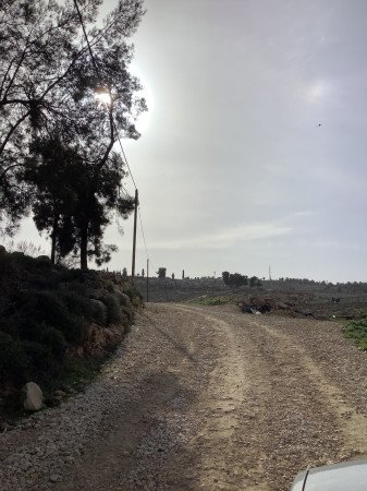 خطوط الضغط المنخفض التي تم انشاؤها لتوفير خدمة الكهرباء للمواطنين