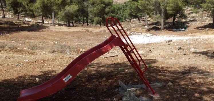 مشروع توريد وتركيب العاب وطاولات في الاحراش