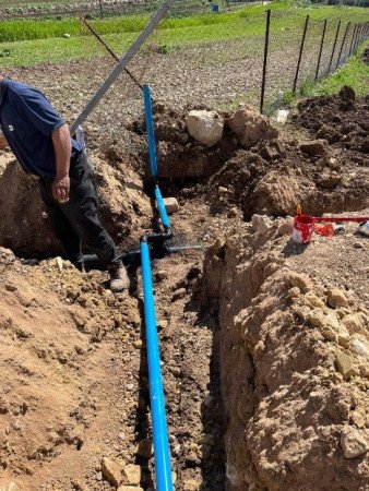 صيانة خطوط مياه فرعية في عدة مناطق داخل البلدة