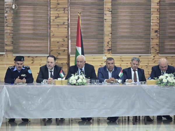 محافظة الخليل تعقد اجتماعاً طارئاً للبدء بتنفيذ إجراءات فورية لوقف التعديات على المال العام خصوصا قطاعي الكهرباء والمياه