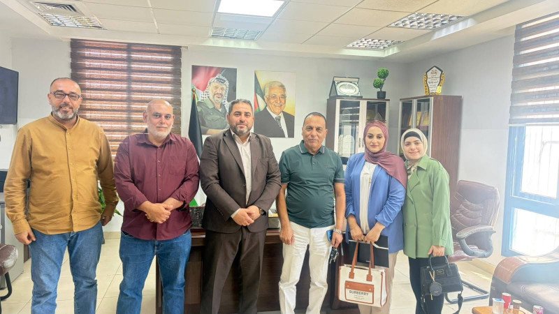 وقّعت بلدية ترقوميا ممثلة برئيسها المهندس أشرف فطافطة، مع المركز الفلسطيني للاتصال والسياسات التنموية (PCCDS) ممثلاً برئيس مجلس إدارته السيد جميل الدرباشي